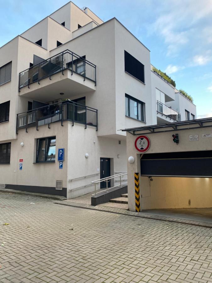 The Elite Suite II Downtown Ac & Garage Parking Pressburg Exterior foto