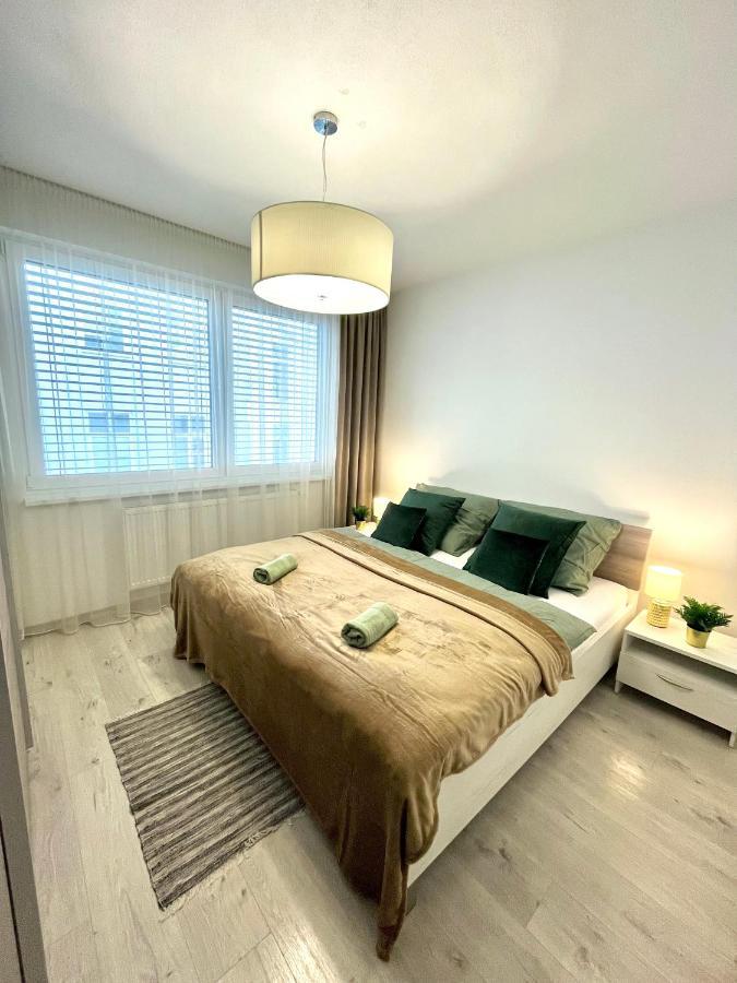 The Elite Suite II Downtown Ac & Garage Parking Pressburg Exterior foto