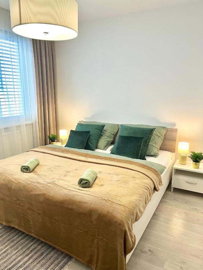 The Elite Suite II Downtown Ac & Garage Parking Pressburg Exterior foto