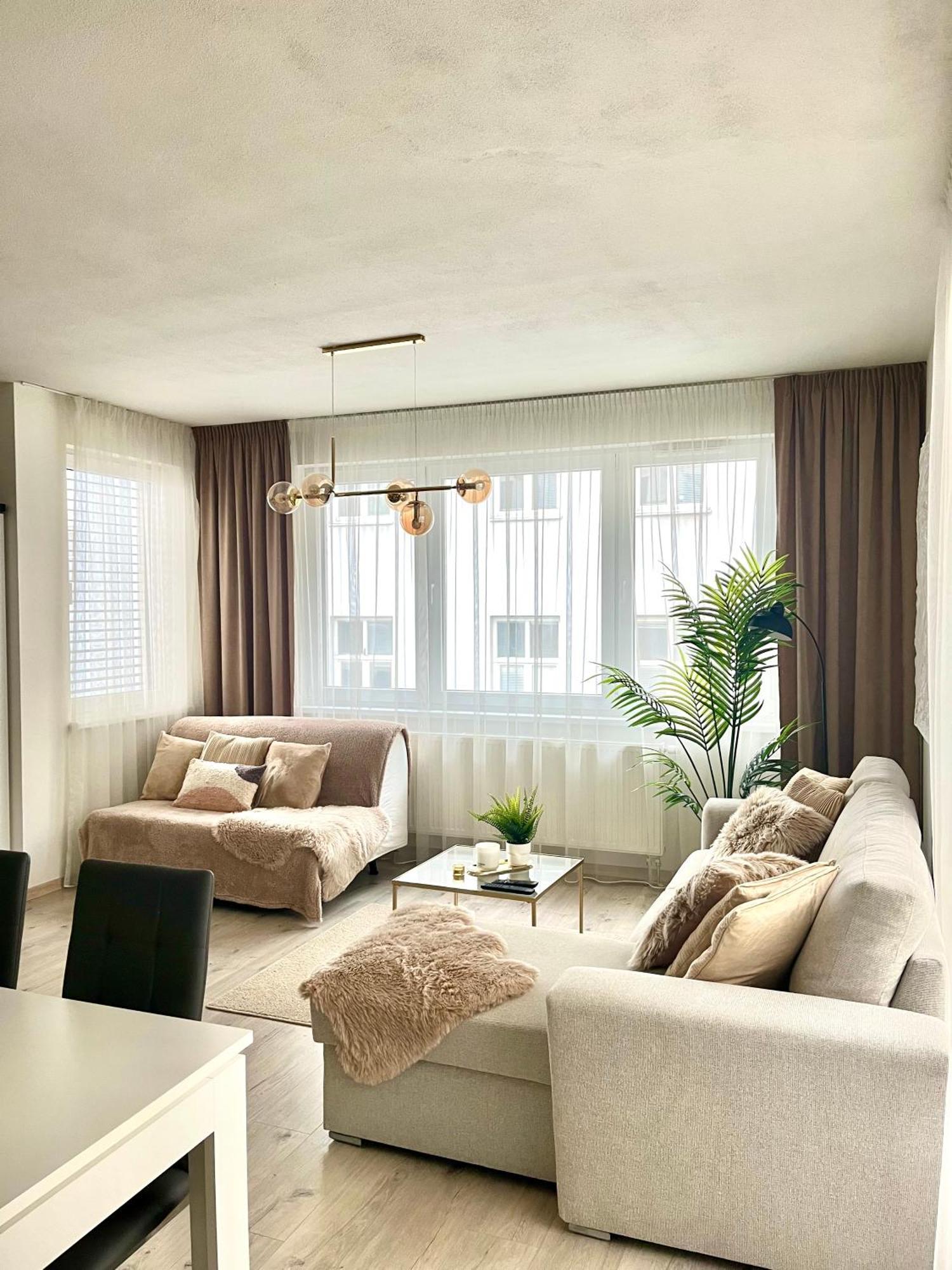 The Elite Suite II Downtown Ac & Garage Parking Pressburg Exterior foto